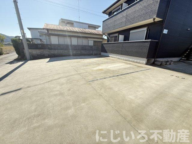 アナナメゾンⅤの駐車場