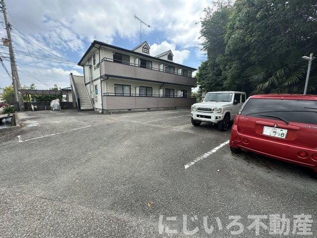 ヴィラ守野の駐車場