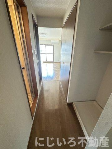 コーポ花水木の玄関