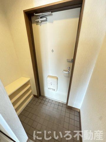 コーポ花水木の玄関