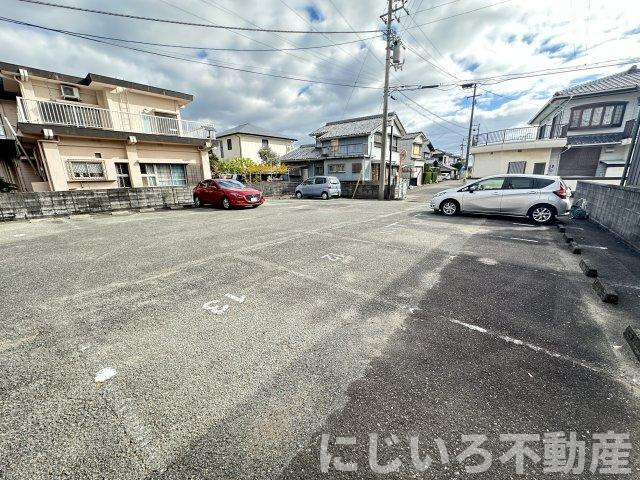 コーポ花水木の駐車場