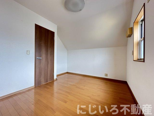 コテージツインの居間・リビング