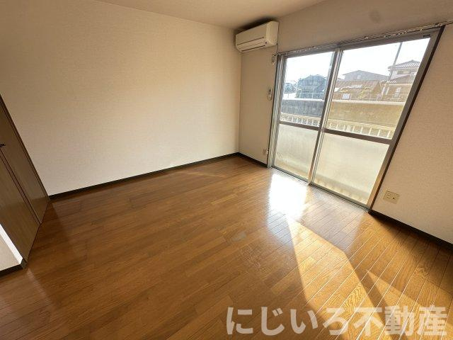 シティステイション弐番館の居間・リビング