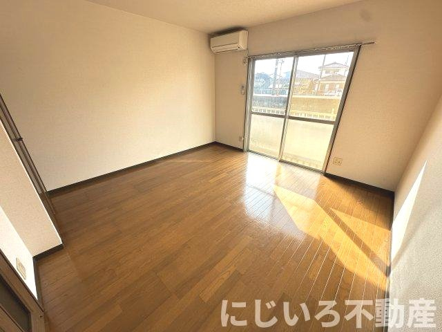 シティステイション弐番館の居間・リビング