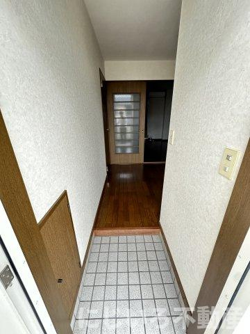 シティハイツヤマフジの玄関