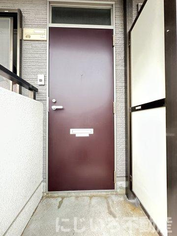 フローラルシャトーの玄関