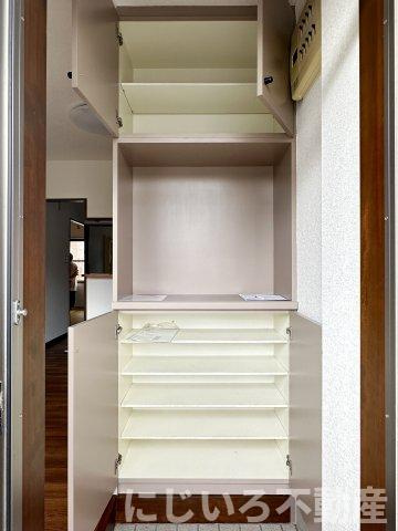 フローラルシャトーの収納