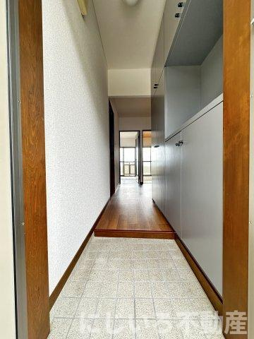 フローラルシャトーの玄関