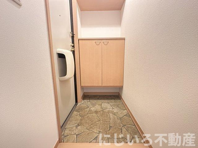 ルミナス富岡Aの玄関