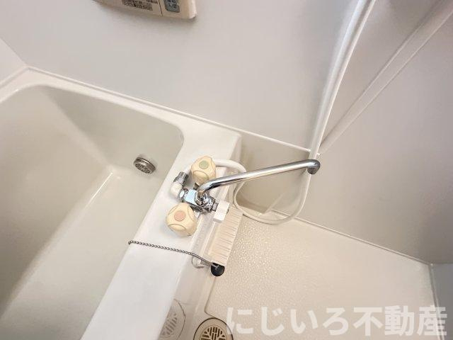 ルミナス富岡Aの浴室