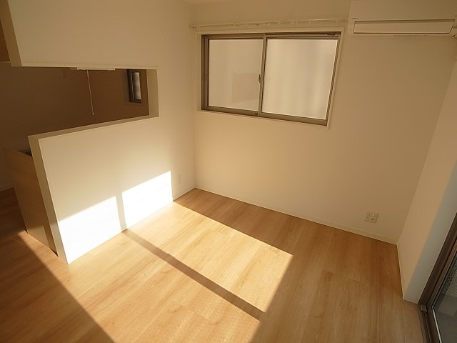 グランメール浜中の居間・リビング|人気の高いカウンタータイプのお部屋です