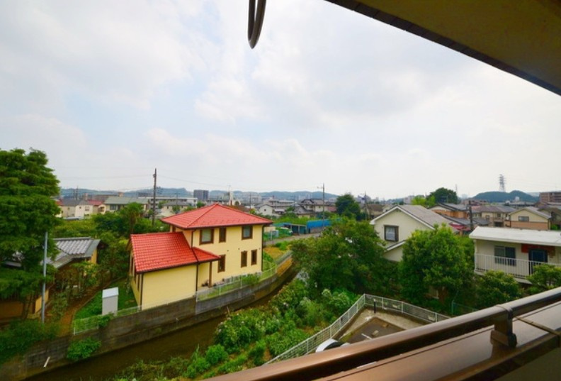 稲城市東長沼の賃貸マンションの展望