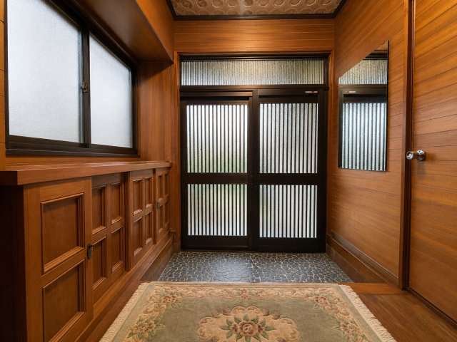 茨城県潮来市延方西　中古戸建の玄関|※画像の一部はAIを用いて加工・編集しています。実際の状況と異なる場合がありますので、ご了承下さい。