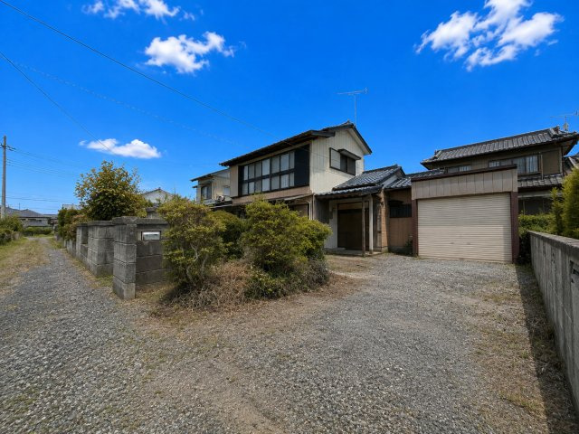 茨城県潮来市延方西　中古戸建の外観|※画像の一部はAIを用いて加工・編集しています。実際の状況と異なる場合がありますので、ご了承下さい。