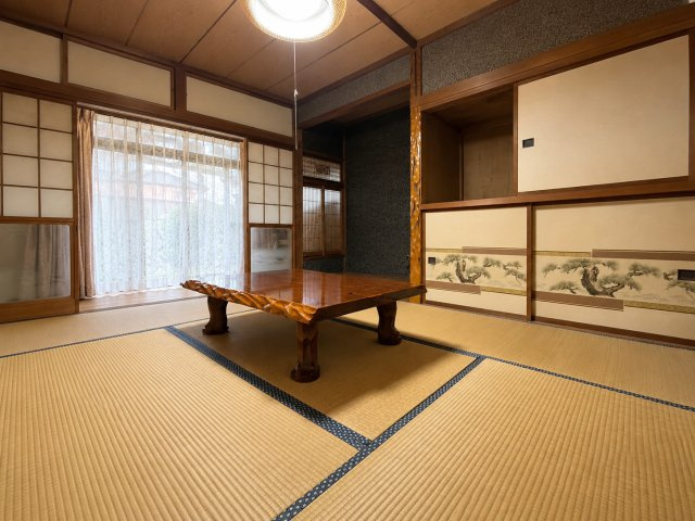 茨城県潮来市延方西　中古戸建の和室|※画像の一部はAIを用いて加工・編集しています。実際の状況と異なる場合がありますので、ご了承下さい。