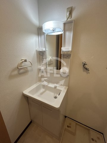 ヴィヴァーチェ2番館の独立洗面台|ヴィヴァーチェ2番館　洗面台