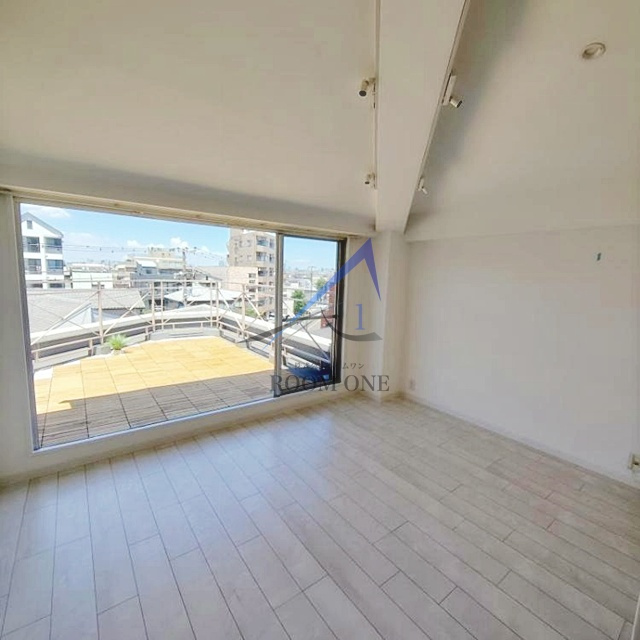 メゾン・ド・リカの居間・リビング|洋室のお部屋です。