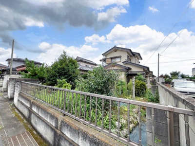 【前面道路含む現地写真】 | 伊勢崎市除ケ町　中古住宅
