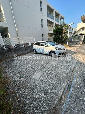 カウリー芦屋の駐車場|カースペースがあります