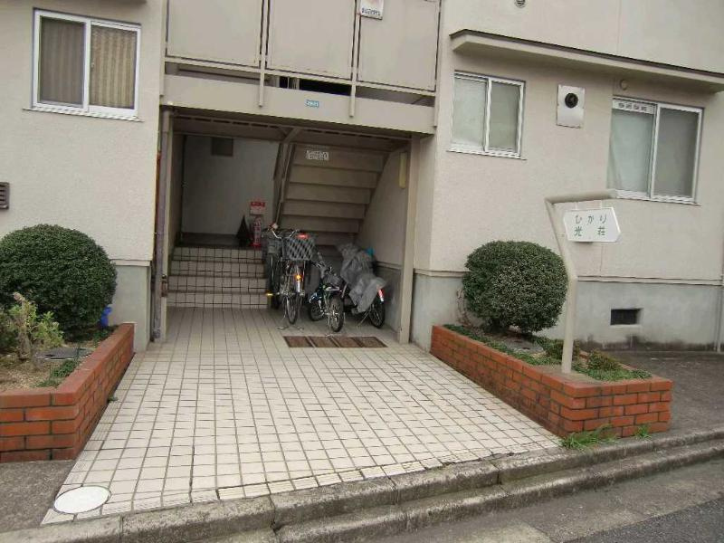 光荘のエントランス