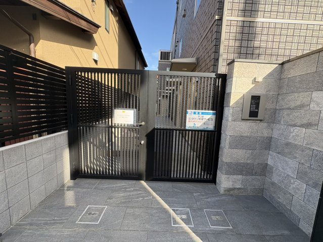 【エントランス】