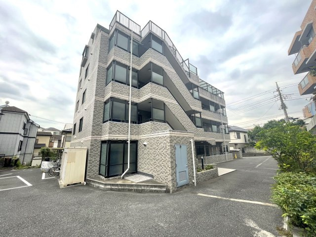 横浜市戸塚区平戸町のアパートの外観