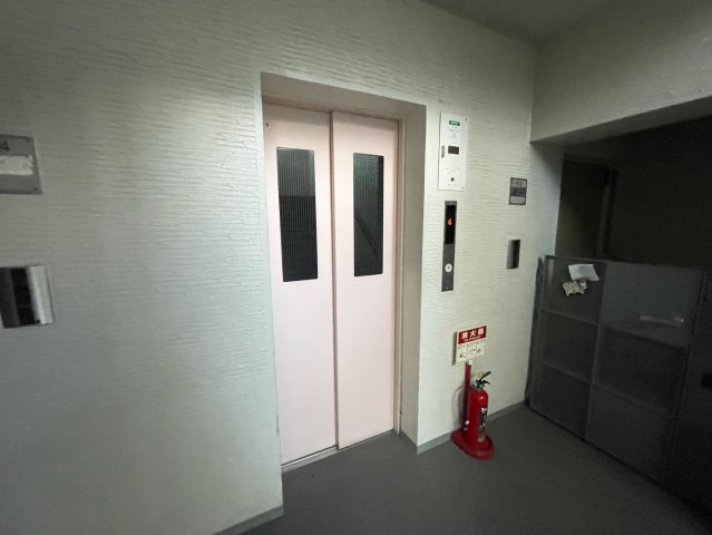 緑地公園グリーンハイツ6号館のその他共用部分|エレベーターもございます