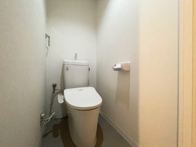 緑地公園グリーンハイツ6号館のトイレ|シンプルで使いやすいトイレです