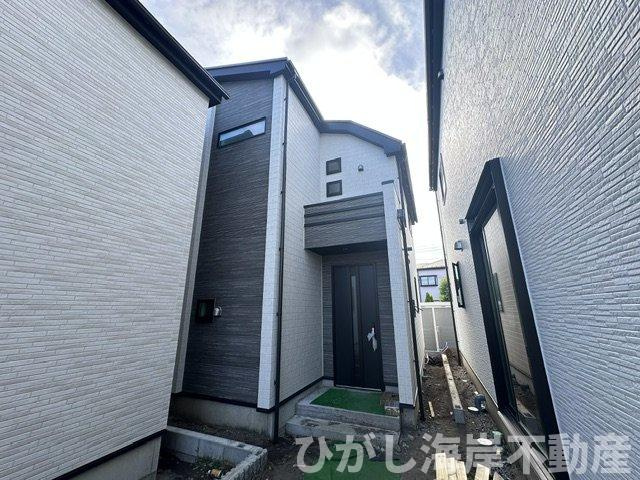 藤沢市辻堂元町２丁目　新築戸建　全４棟の外観|8月8日撮影　建築中　現地外観