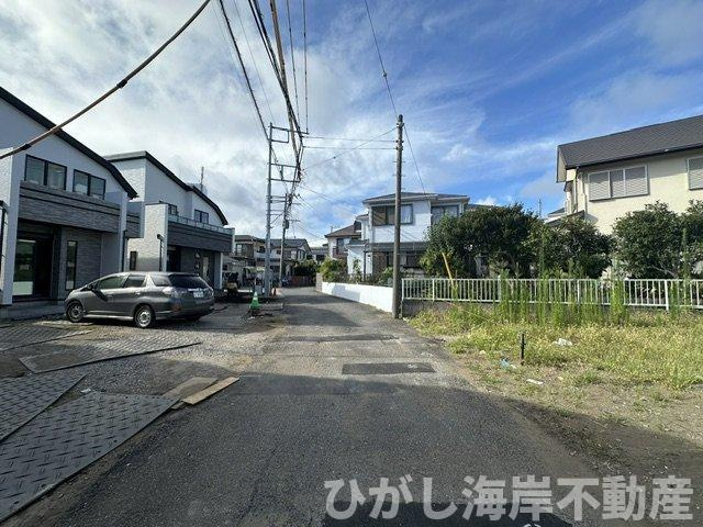 藤沢市辻堂元町２丁目　新築戸建　全４棟の前面道路含む現地写真|8月8日撮影　建築中　現地外観