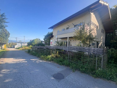 【前面道路含む現地写真】 | 北杜市大泉町谷戸　事務所兼住宅　6SLDK