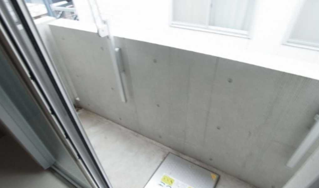 GALAND桜新町　敷金0　分譲賃貸　オートロックのバルコニー
