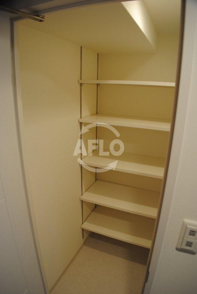 KDX堺筋本町レジデンスの収納|KDX堺筋本町レジデンス　シューズインクローゼット