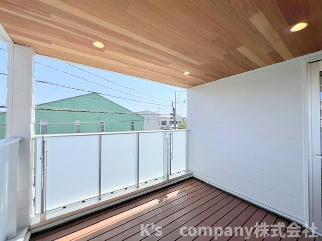 藤沢市鵠沼海岸5丁目　新築戸建のバルコニー|インナーバルコニー☆天候に左右されずにお洗濯物を干すことが来ます◇