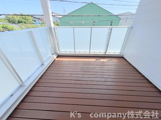 藤沢市鵠沼海岸5丁目　新築戸建のバルコニー|休日にご家族でプライベート空間を楽しめます◇趣味のDIYなどのワークスペースにもご活用いただけます◇