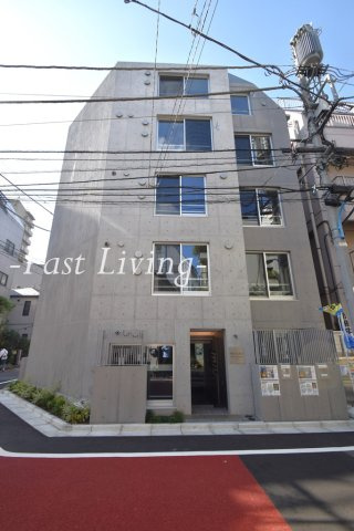 PRATIQUE KAGURAZAKA westのエントランス