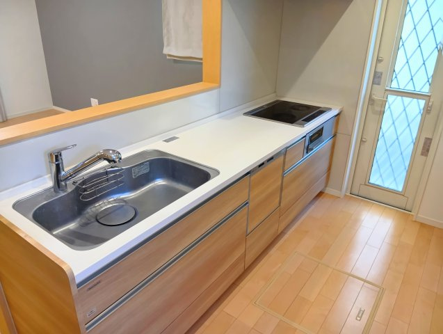 売中古戸建　富士市岩本のキッチン|カウンターキッチンなので会話をしながら楽しくお料理出来そうですね。
