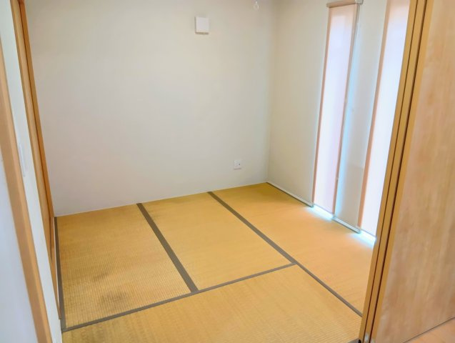 売中古戸建　富士市岩本の和室|来客スペース・子供の遊び場・昼寝スペースなど色々と幅広く使える大活躍の和室です。