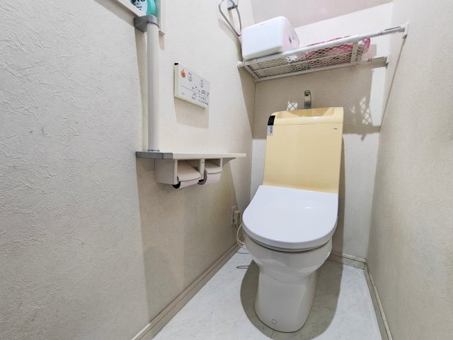 売中古戸建　静岡市駿河区登呂4丁目のトイレ|2階トイレ