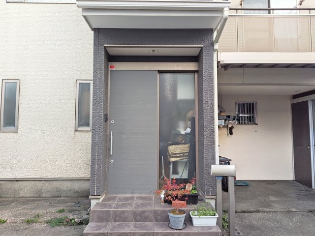 売中古戸建　静岡市駿河区登呂4丁目の玄関