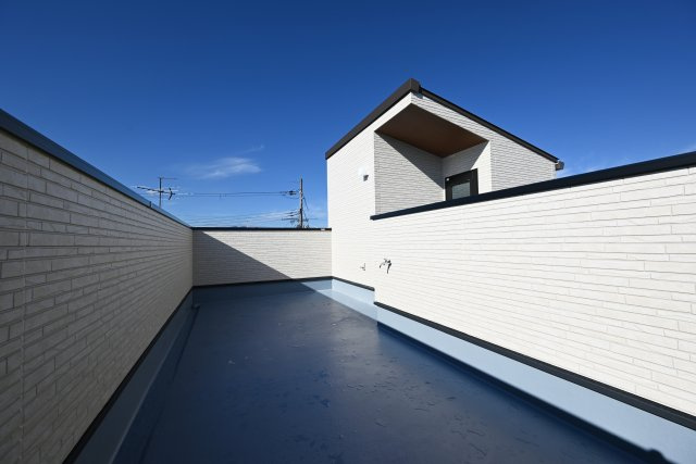 Happikuru Town箕面5丁目建築条件有売土地のその他|※同社施工例写真
約9.5帖大のルーフバルコニー付