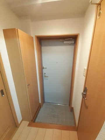 ラ　フローラの玄関