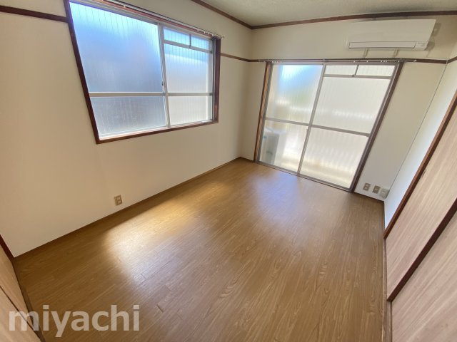 クオリア鷹匠の内装