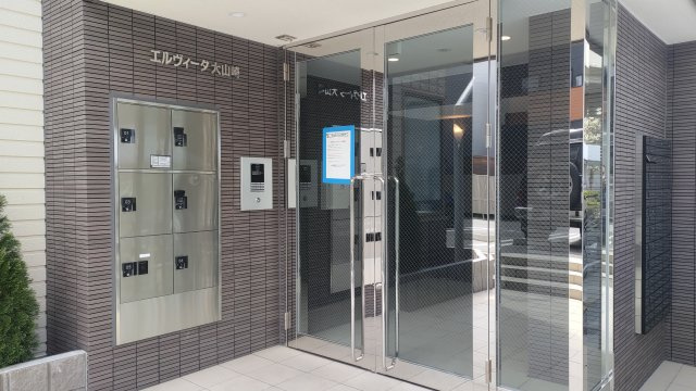 エルヴィータ大山崎のエントランス