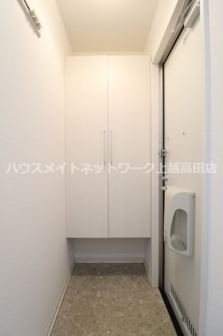 プルーリオン F棟の玄関|玄関（参考同型室内写真101号室）