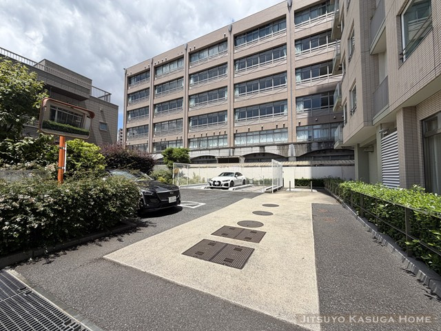 【駐車場】