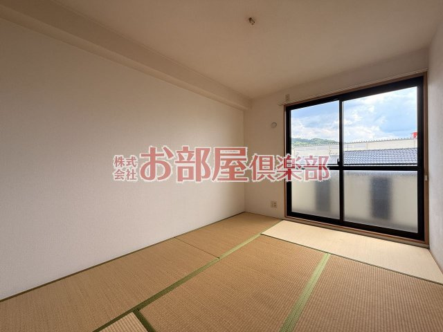 ソールズベリー御井の和室|和室がひろがる居住スペース