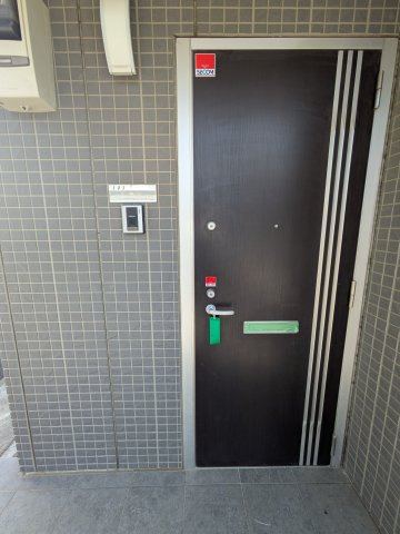 上草柳戸建の玄関