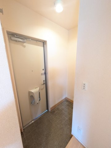上草柳戸建の玄関