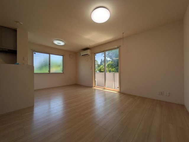 上草柳戸建の居間・リビング